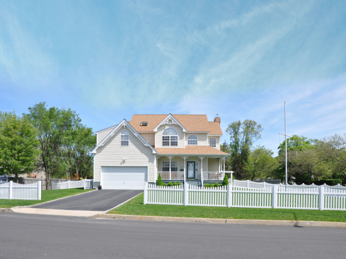 Curb Appeal Unveiled: Enhancing Your Home’s Allure and Charm