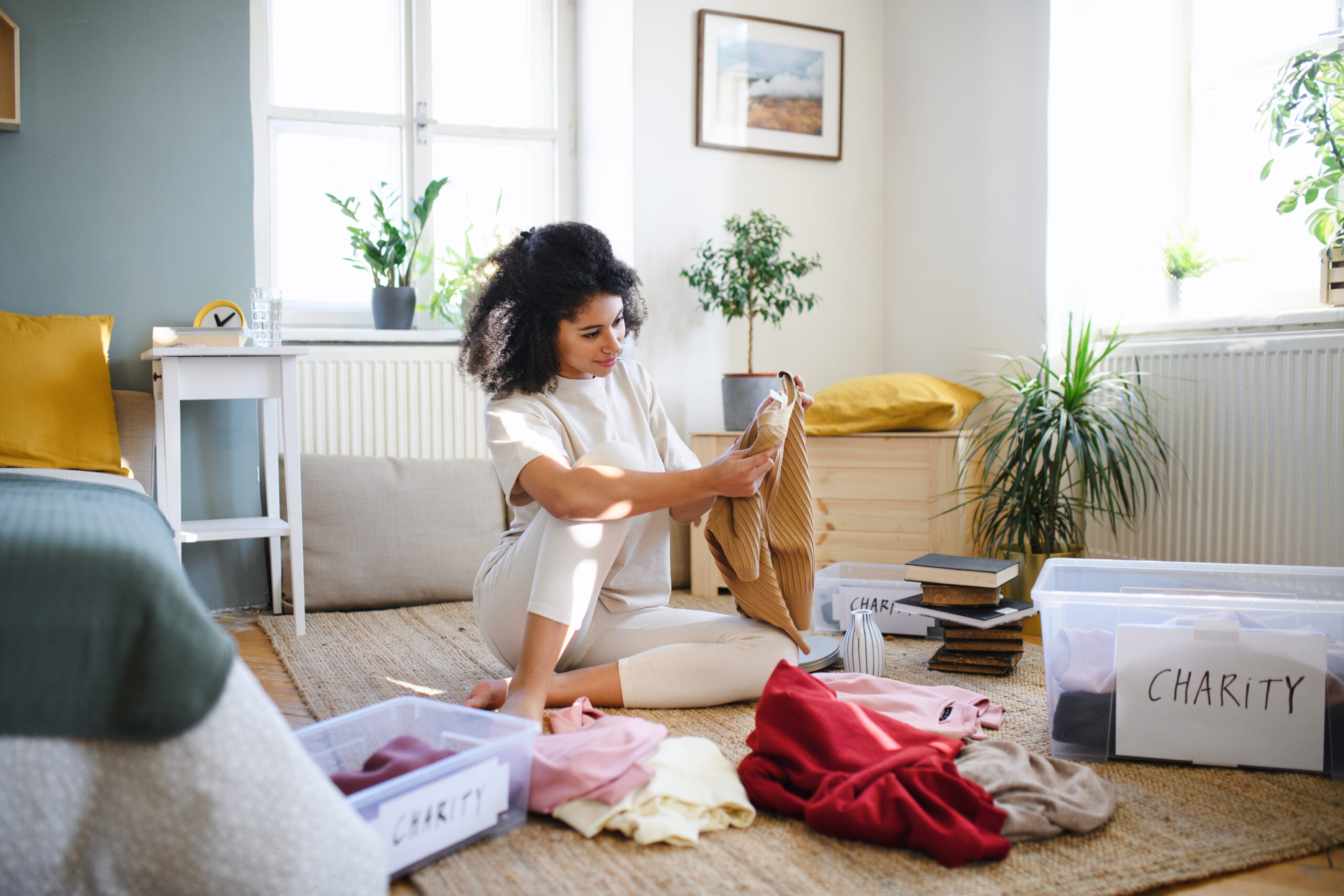 9 Secrets to Better Organize Your Bedroom Closet